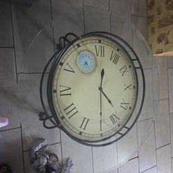 Howard Miller Ravenna Clocktail Table Clock 615-010 – Burnished Umber Finish, Metal Frame, Antique Medallion Accent & Gold Highlights, Antique Home De