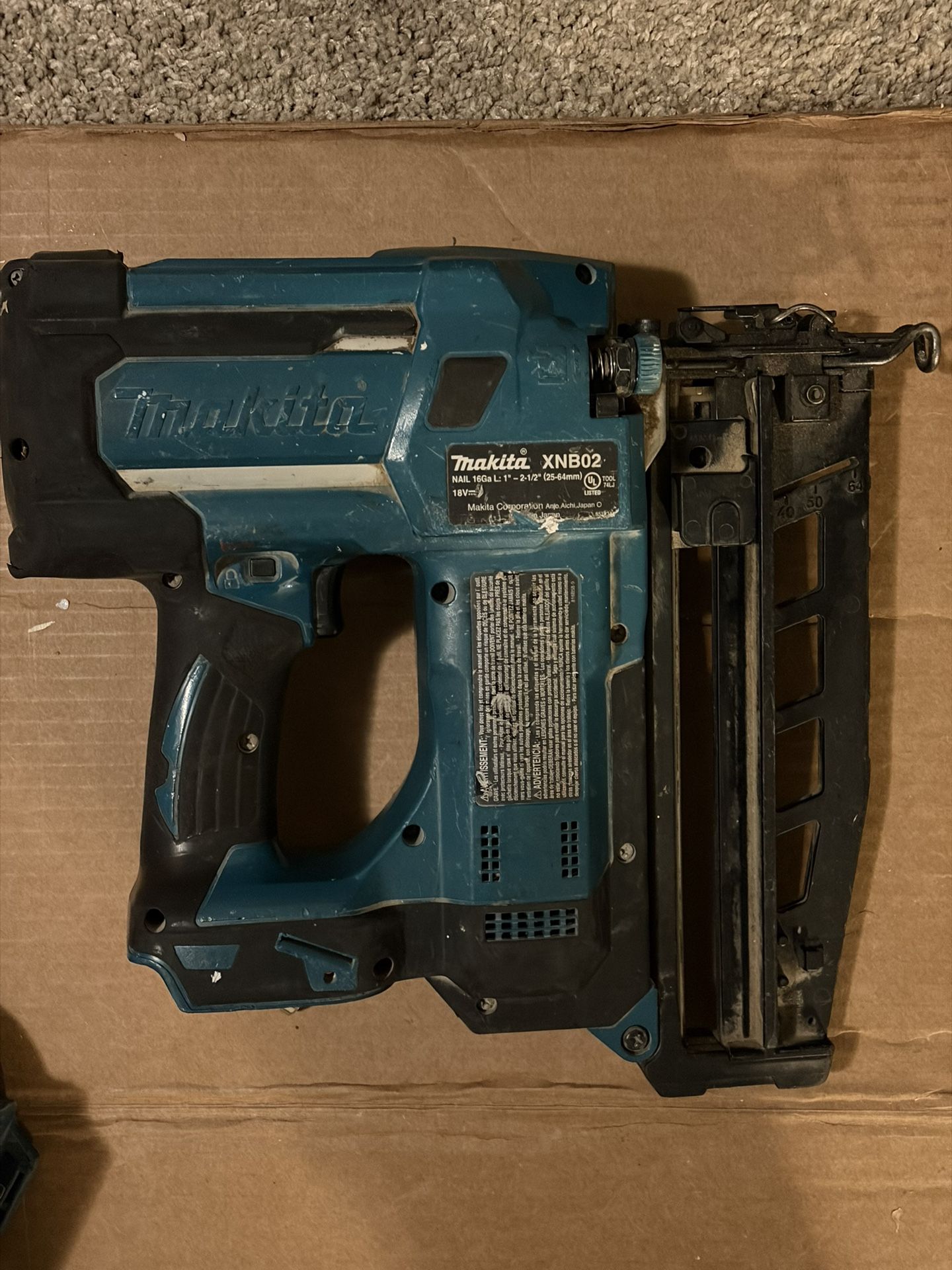 Makita 16-Gauge Straight Finish Nailer