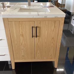 Royal Rodeo 30” Natural Oak Bathroom Vanity With Quartz Top Ready For Pick Up