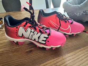 Nike Girls' Hyperdiamond 4 Keystone GG Softball Cleats