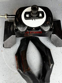 CURT Q24 Hitch w/ replacement legs– Ready to Tow