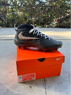 Nike Alpha Menace 5 Elite  Football Cleats