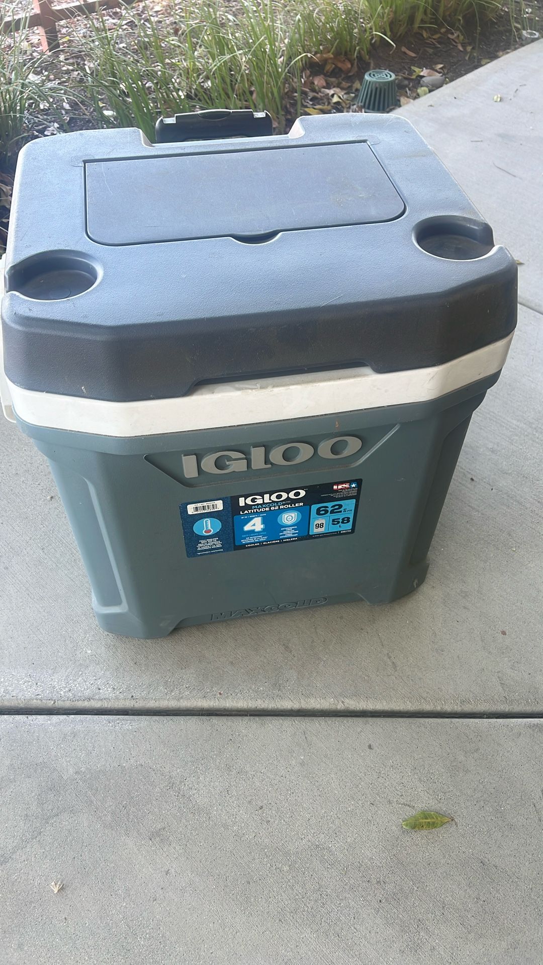 IGLOO Roller Ice Chest