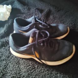 Nike Tennis Shoes Size 9 