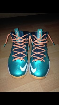 Lebron 10 Miami Dolphin Size 7Y (Grade School)