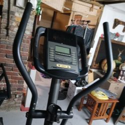 Gold Gym Elliptical Cross Trainer