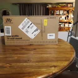 TV MOUNT 32" - 55" (Holds 100 Lbs Max)