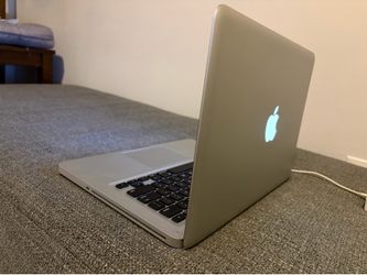 13-inch Apple MacBook Pro - Fast 256 SSD & Built-In Disc Drive