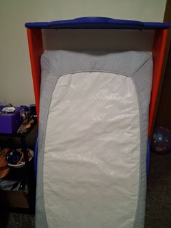 Toddler bed