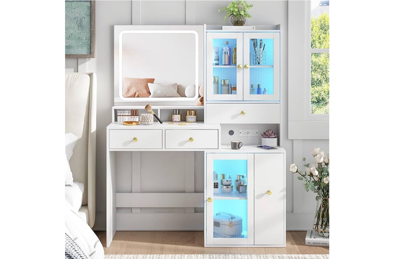 Vanity With LED LIGHTING