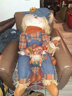 4 ' Tall Large Scarecrow And 3 Small Ones