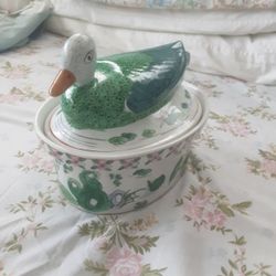 Handpainted Duck Tureen 9x7.5x8