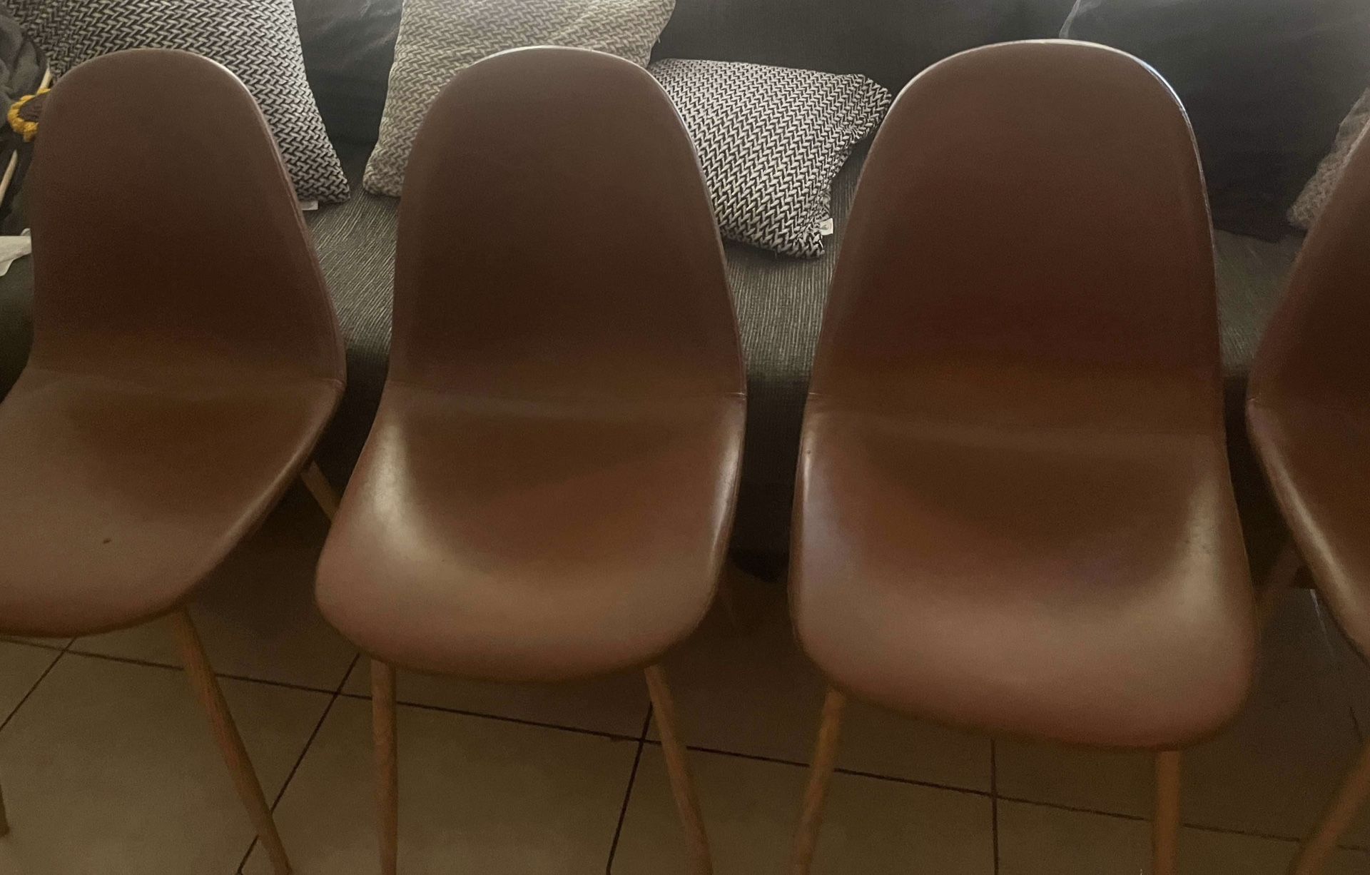 Chairs 4 100Dlls +2 Free