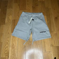 Essentials Shorts 