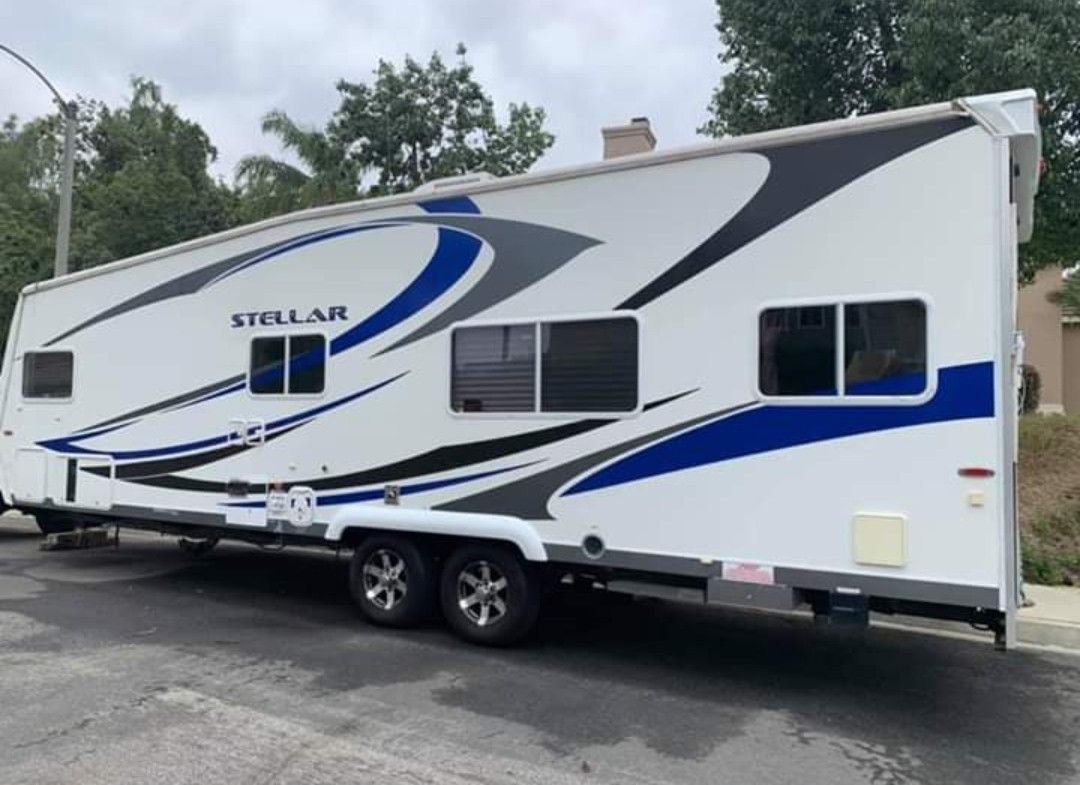 27 FT ECLIPSE STELLAR TOYHAULER