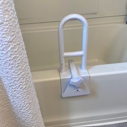 Bathtub grab bar