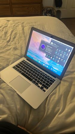 2017 macbook air laptop *comes with charger*