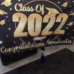 Unused 2022 graduation Party Decorations
