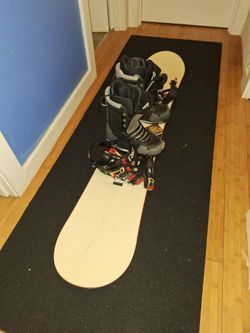 Like New 162 Salomon  Snowboard  DC boots 9.5