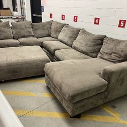 Chaise Sectional With Ottoman 