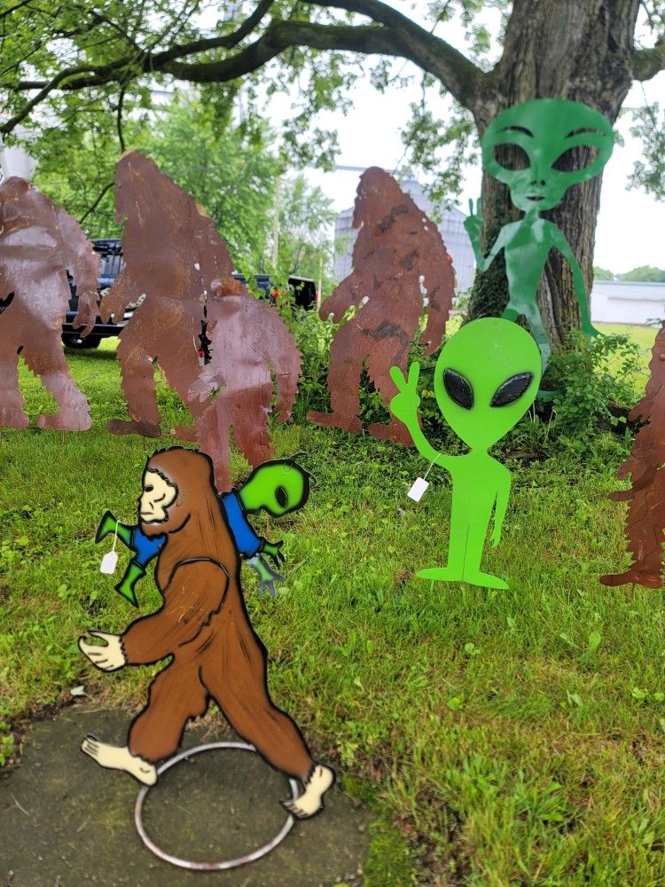 Metal Bigfoots