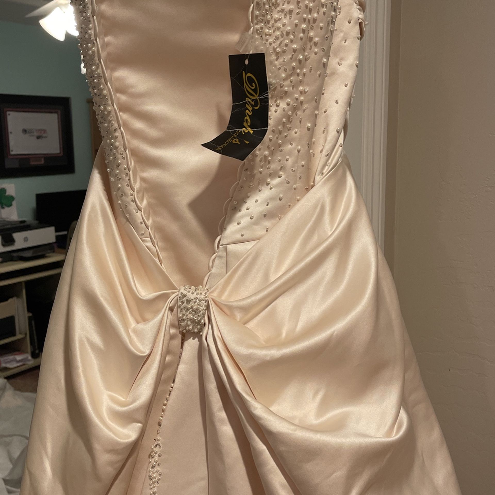 Beautiful Wedding or Prom Dress. for Sale in Bakersfield, CA OfferUp