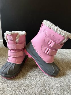 Cat and Jack toddler size 11 snow boots