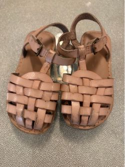 6T pink sandals
