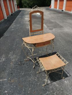 😍😍Vintage Vanity+Mirror+Stool😍😍