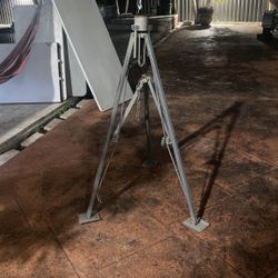 Tripod For 5th Wheel RV
