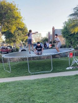Large Family Trampoline – 15 Ft