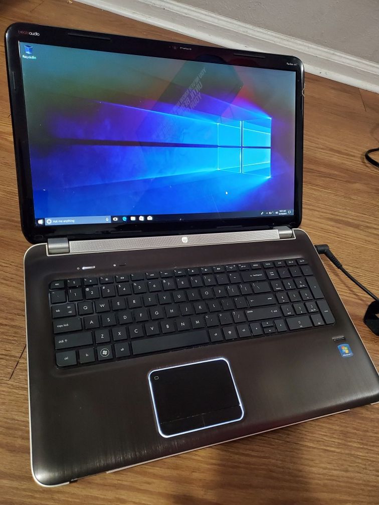 HP 17.3 inch aluminum laptop with 4GB of ram
