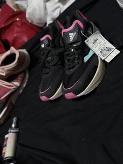 Adidas Women’s Size 9.5 New Never Worn