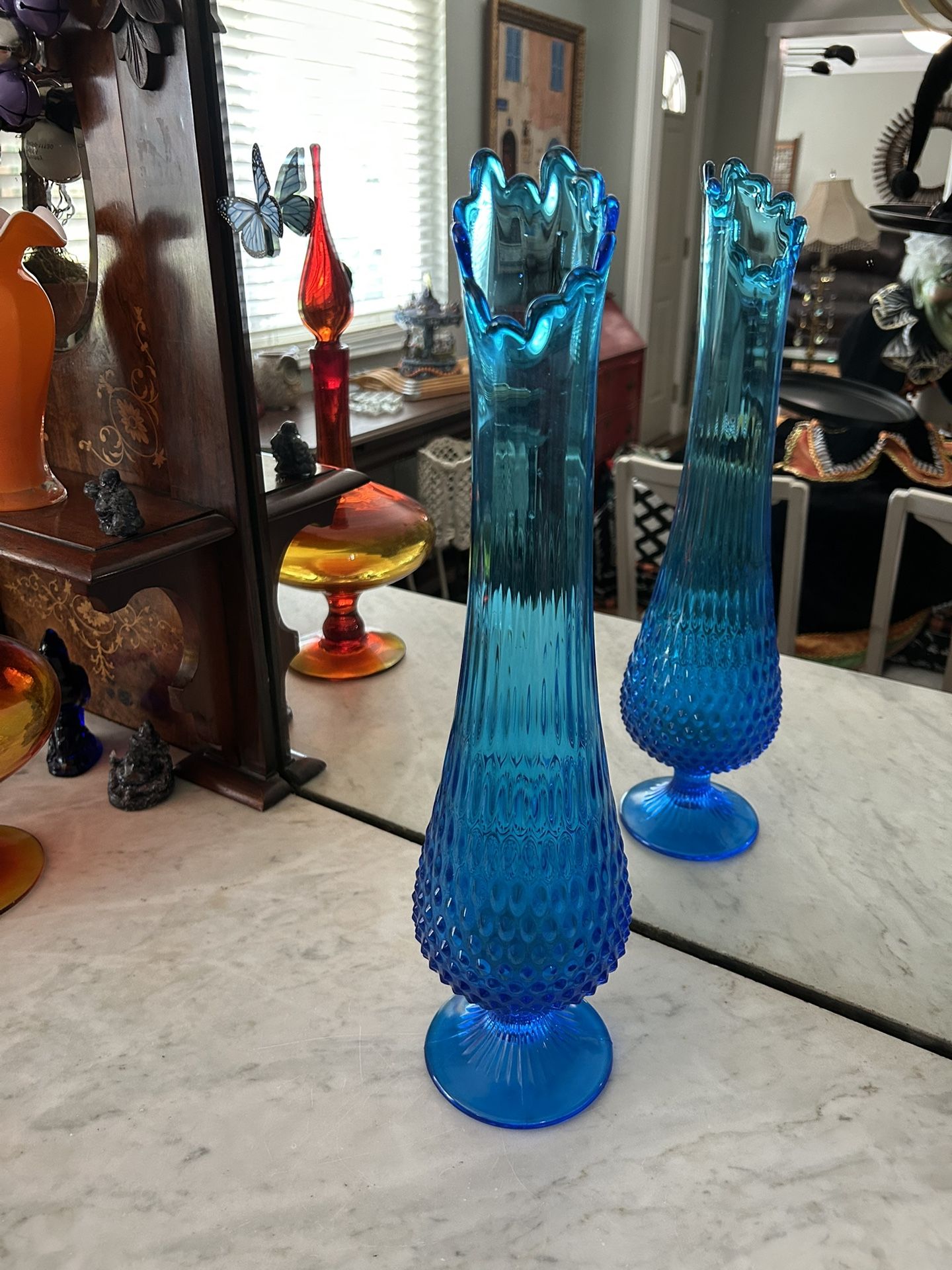 Vintage Mid Century Modern LE Smith Swung Glass Vase Blue