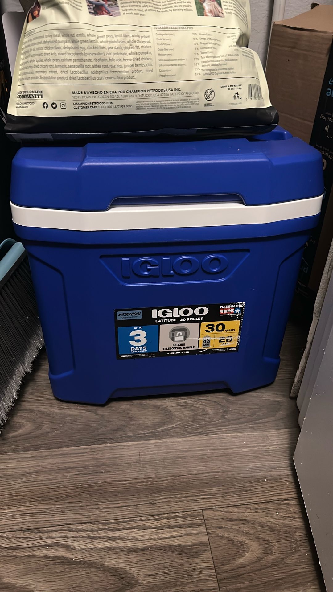 Like New Igloo Cooler