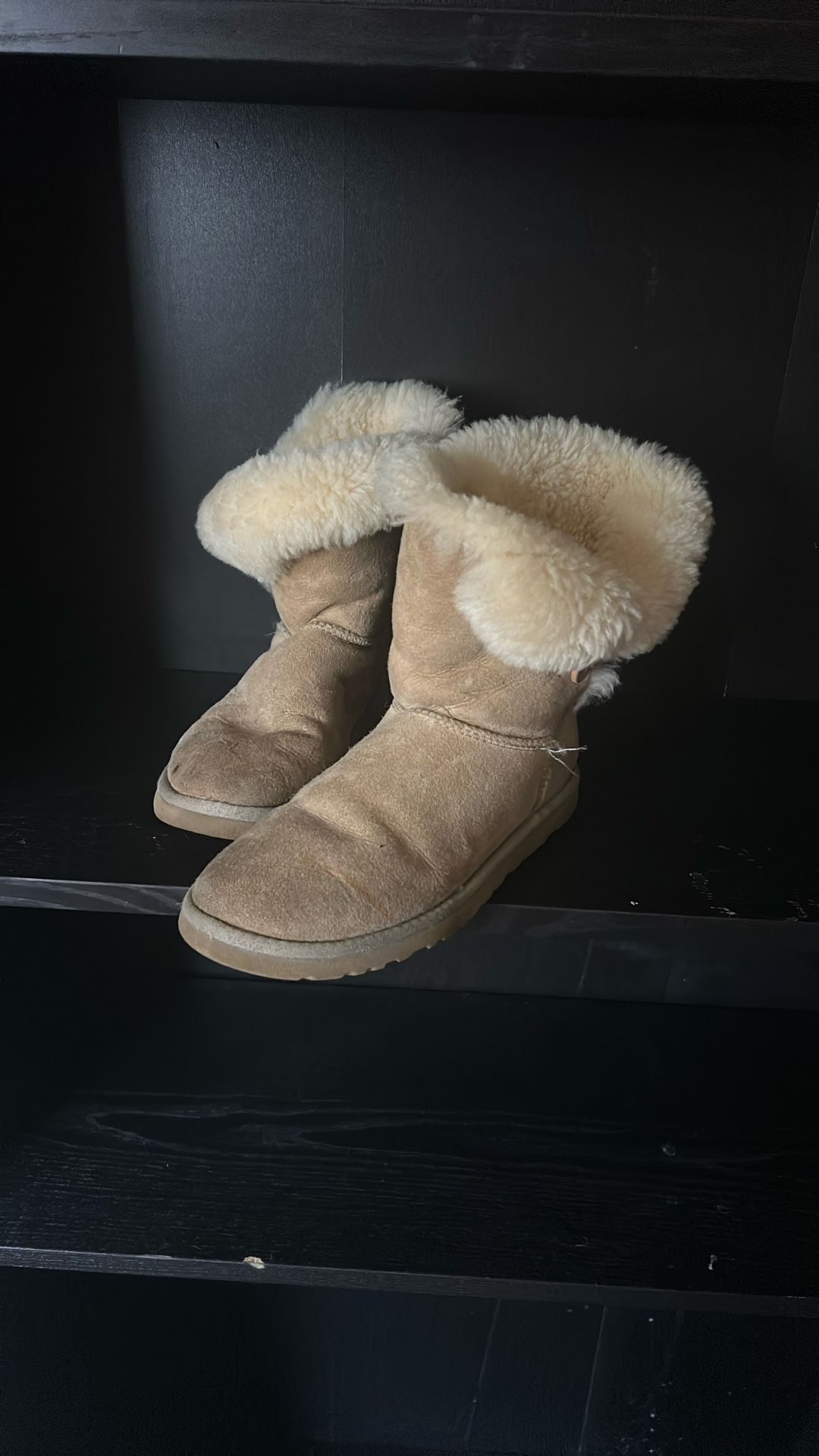 UGG BOOTS