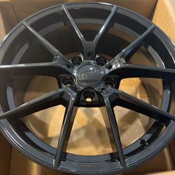 Gloss Black M5 Wheels