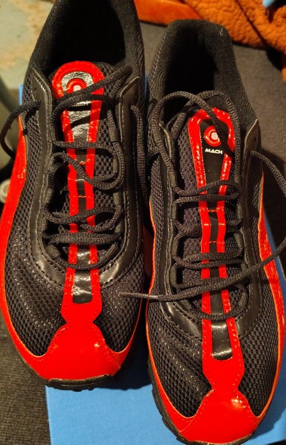brooks running shoes new