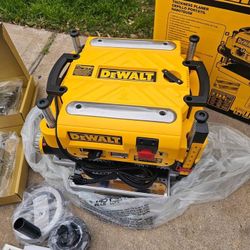 Like New Dewalt Planer Dw735x 15 Amp Corded Bench Planer 