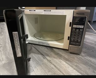 NEW microwave 