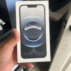 iPhone 16e 