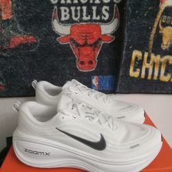 Nike VOMERO PLUS MEN SZ 13 NEW W/Box