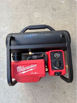 Milwaukee 18V Fuel Cordless 2 Gal. Compact Quiet Compressor (TOOL ONLY/SOLO LA HERRAMIENTA)