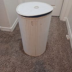 Used bit works tall laundry basket/ toy bin ect asking $25 cash must pick up Broadway and apache buckeye az