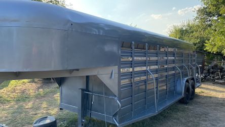 Horse trailer, painting