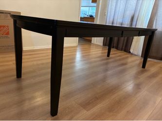 Dining room table