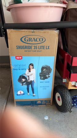 Brand new infant car seat Graco snugride