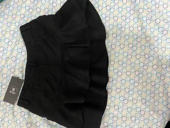 High quality Thick skirt . Size small