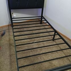 Twin Size Bedframe With Headboard 