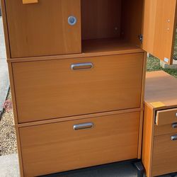 Cabinet With Hanging Files 